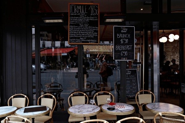 budget breakfast at a French bakery 2026