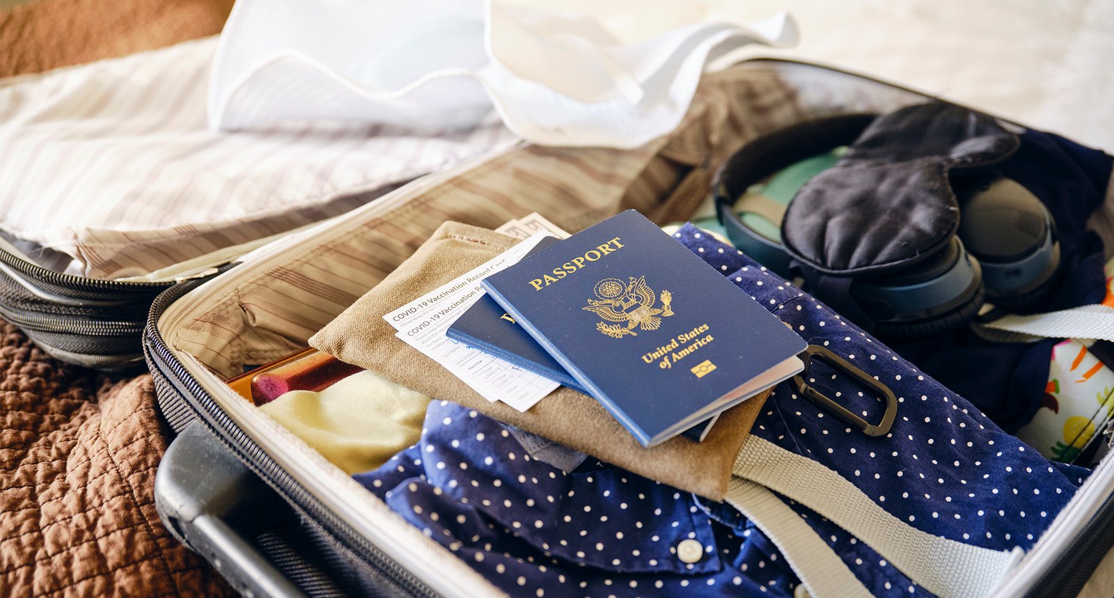 International-Travel-Packing-List-uni